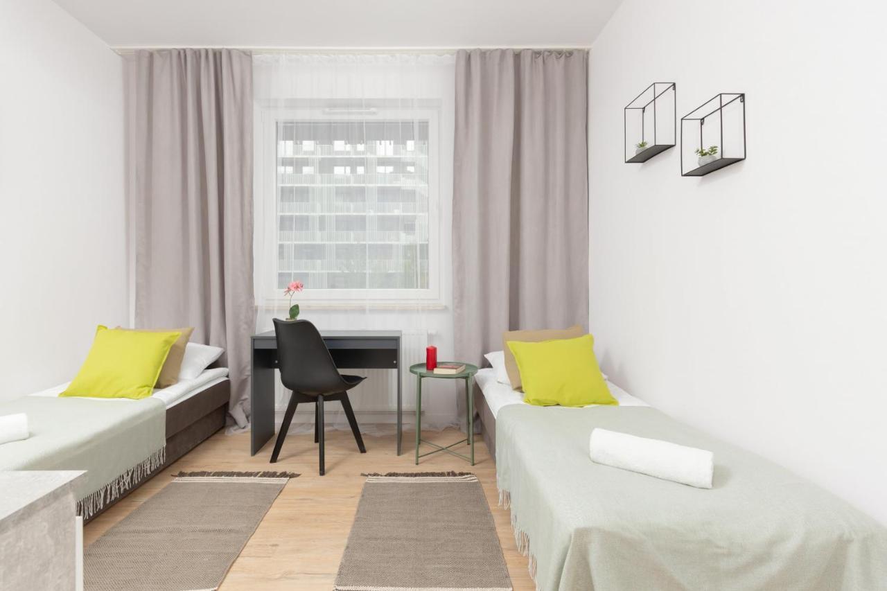 Stacja Wola Apartment Guminska By Noclegi Renters Варшава Екстериор снимка