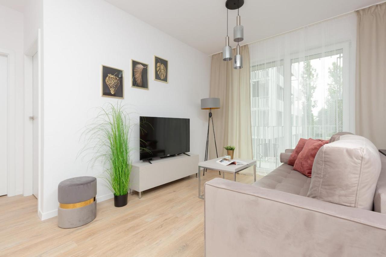 Stacja Wola Apartment Guminska By Noclegi Renters Варшава Екстериор снимка