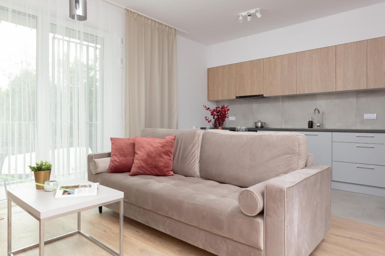 Stacja Wola Apartment Guminska By Noclegi Renters Варшава Екстериор снимка