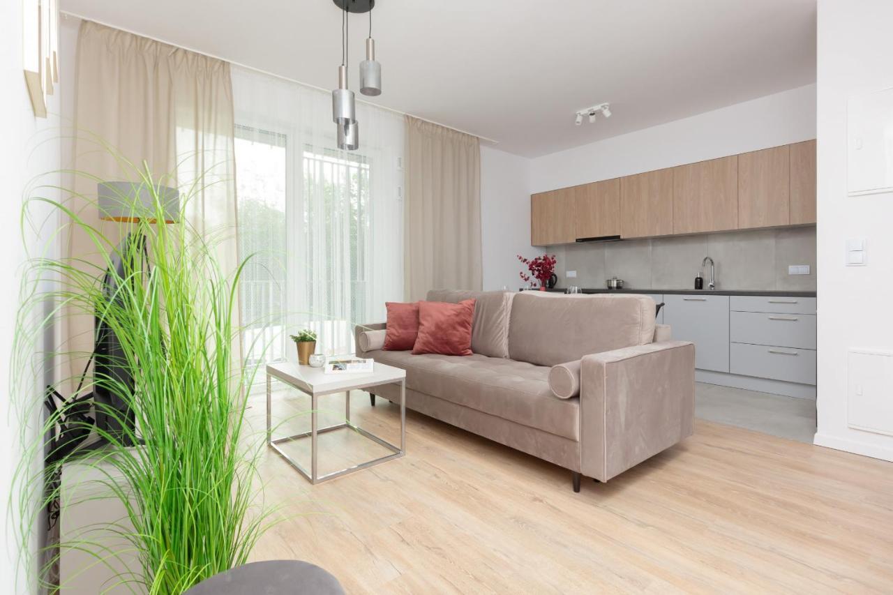 Stacja Wola Apartment Guminska By Noclegi Renters Варшава Екстериор снимка