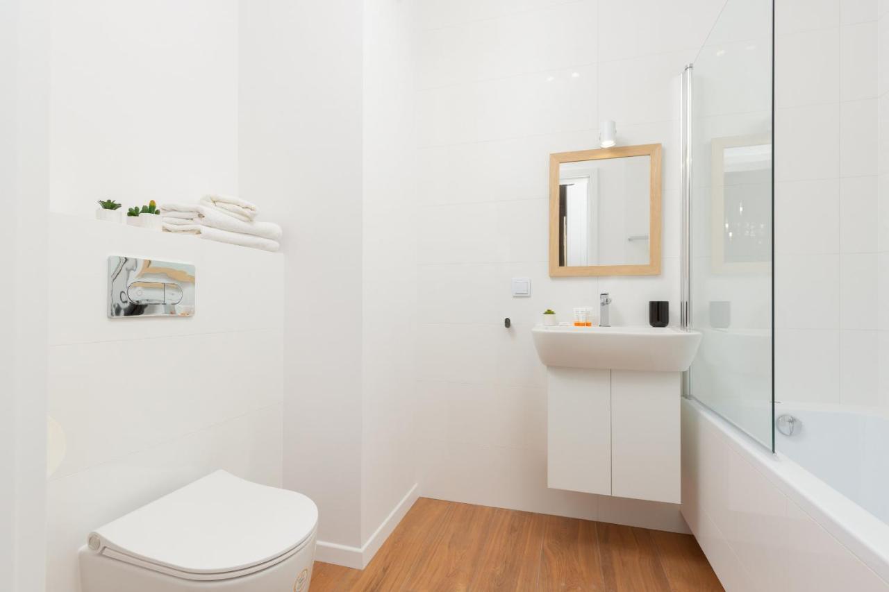 Stacja Wola Apartment Guminska By Noclegi Renters Варшава Екстериор снимка